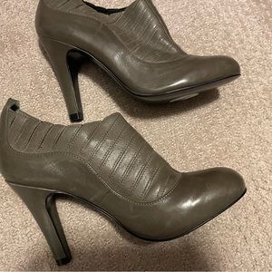 BCBGIRL shoe/boot Size 6B